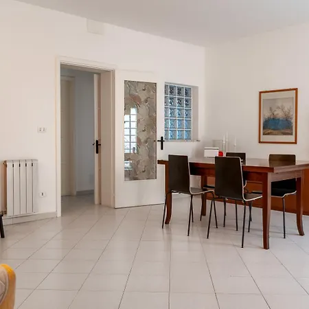Comfy Retreat By Wonderful Italy